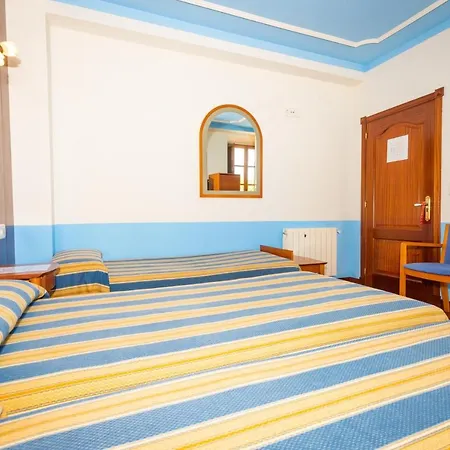 卡斯蒂洛高森酒店 3* 萨利纳斯