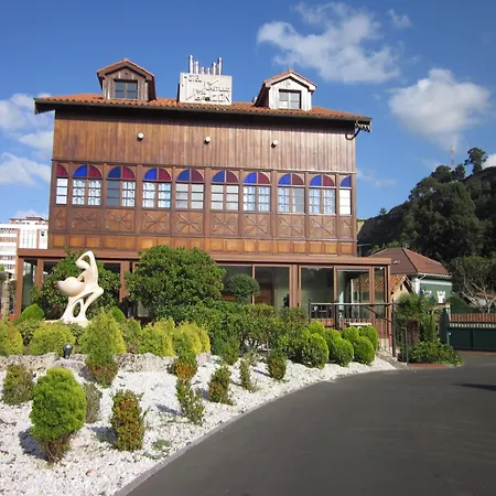 Hotel Castillo De Gauzon 3*