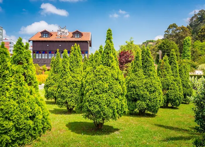 Castillo De Gauzon Salinas (Castrillon)