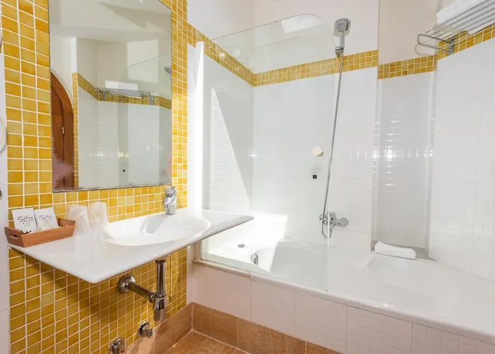 Hotel Castillo De Gauzon