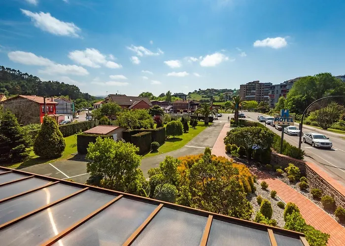 Castillo De Gauzón 3*