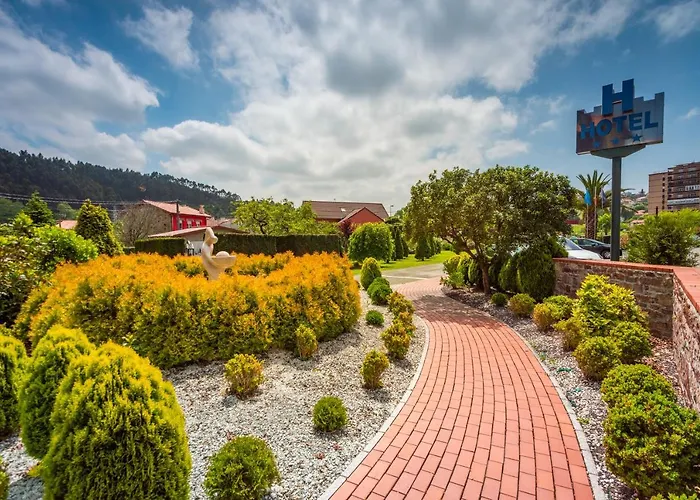 Castillo De Gauzon 3*