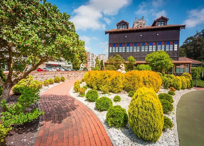 Castillo De Gauzon 3*