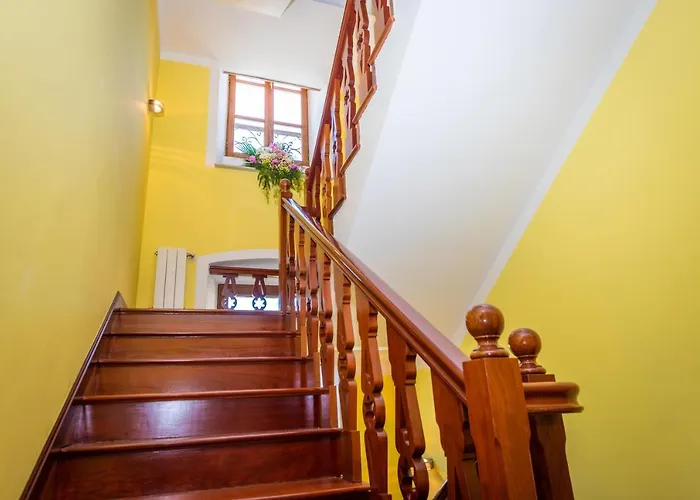 Castillo De Gauzón 3*