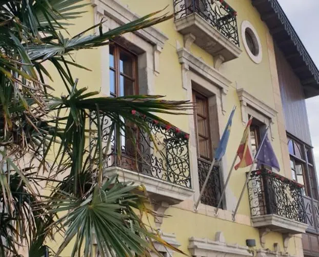 Castillo De Gauzon Hotel 3*