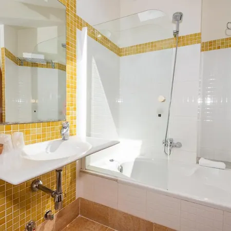 Hotel Castillo De Gauzon