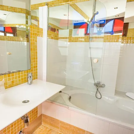 Hotel Castillo De Gauzon