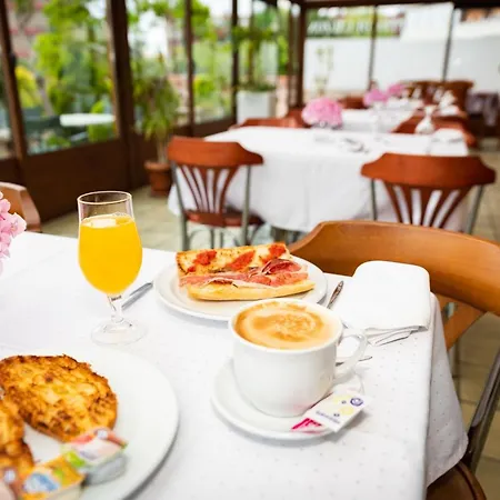 Castillo De Gauzon Hotel 3*