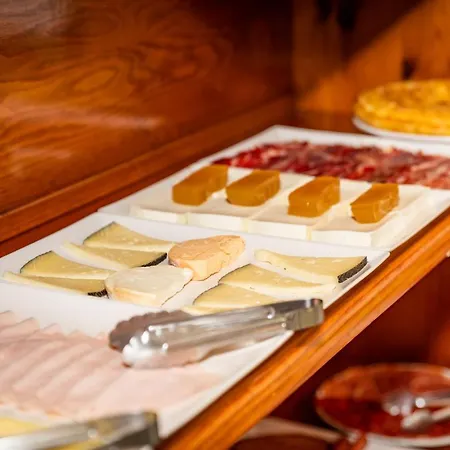 Castillo De Gauzon 3*