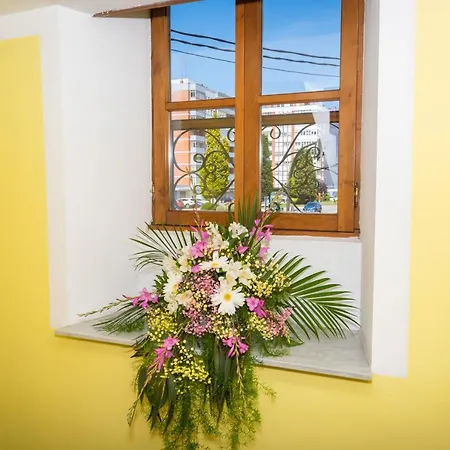 Castillo De Gauzon Salinas (Castrillon)