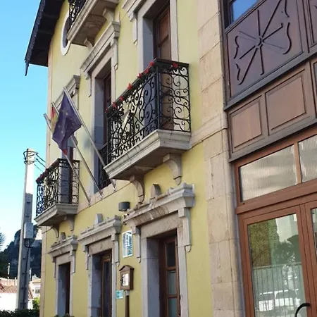 Castillo De Gauzon Salinas (Castrillon)